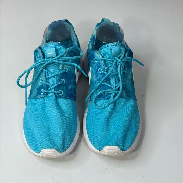 NIKE Women's Roshe Run Sneakers "Clearwater" White/Electric Blue-8 - Image 3