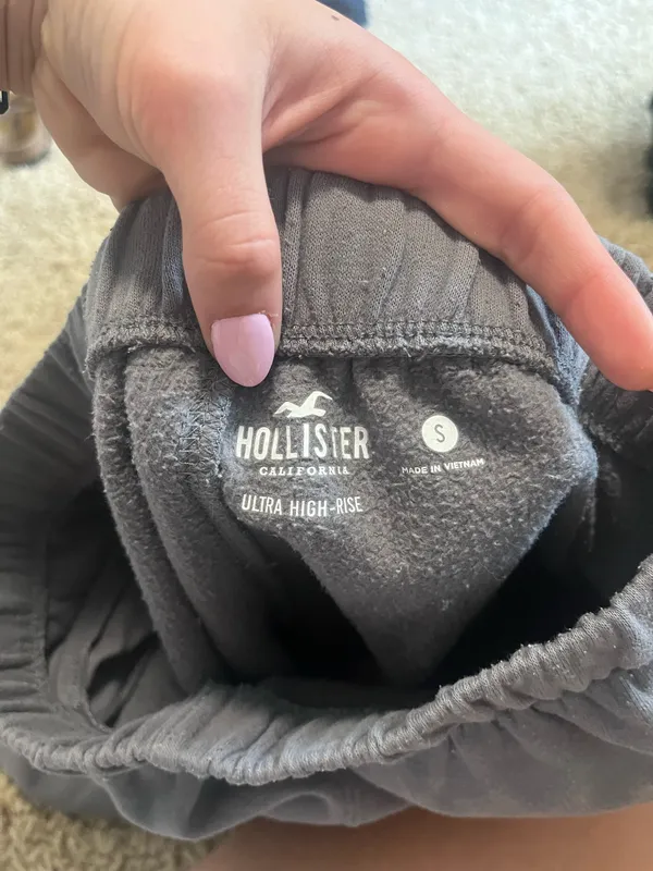Grey Hollister sweat pants - Image 2
