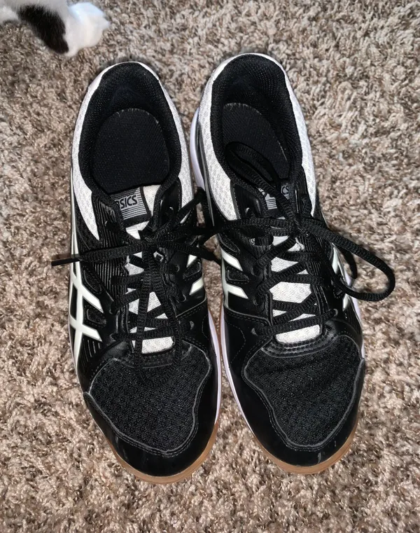 volleyball shoes - Image 2