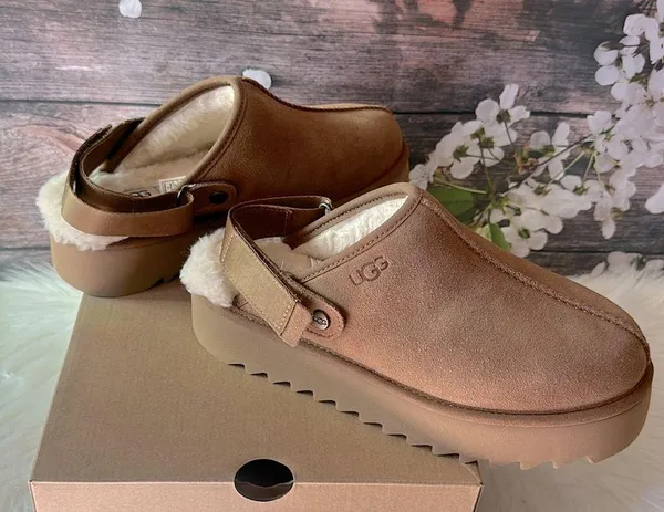 UGG LANAH CLOG PLATFORM SLIPPER SIZE 8 - Image 3