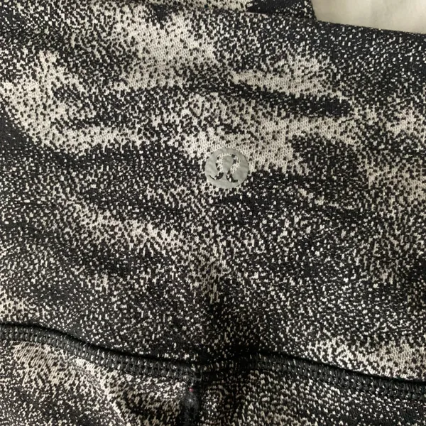 Lululemon Women’s 2 Wunder Under High-Rise Tight 28" Misted Jacquard Black White - Image 8