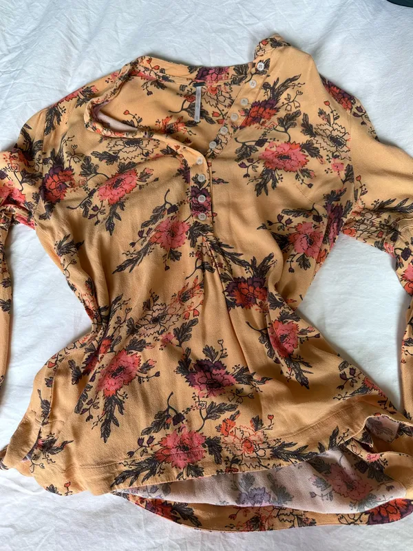 Free people yellow floral blouse - Image 4