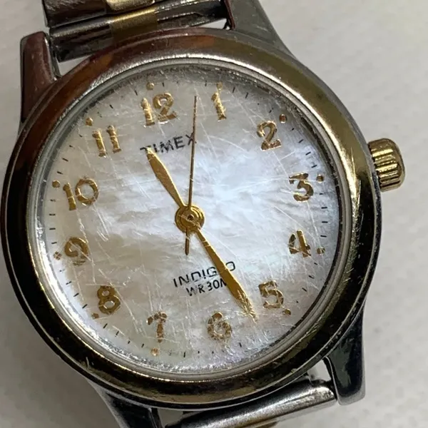 Timex indiglo women’s watch silver gold tone mother of pearl dial 25mm running - Image 2