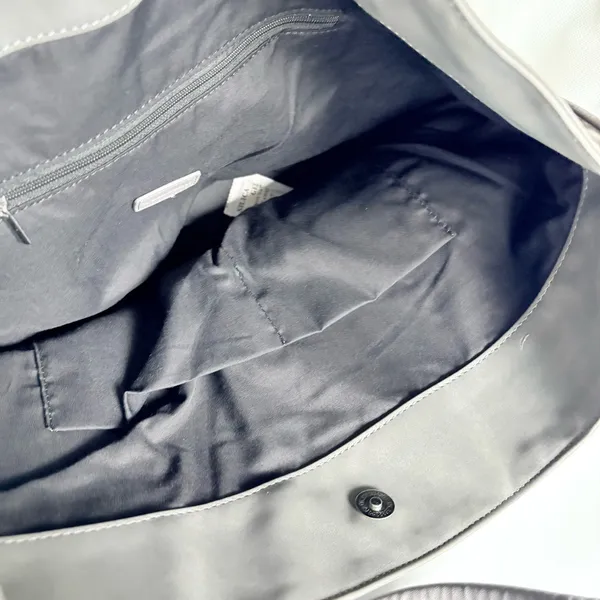 8 OTHER REASONS Betsy Slouch Tote - Image 10