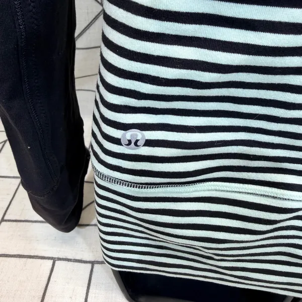 Lululemon Full‎ Zip Stripe Jacket Mint Black Funnel Neck Track Top Womens Size 4 - Image 3