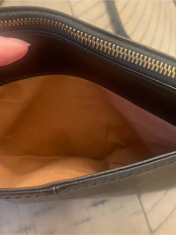 Hobo Polished Leather 3 In 1 Bag in Black - Image 7