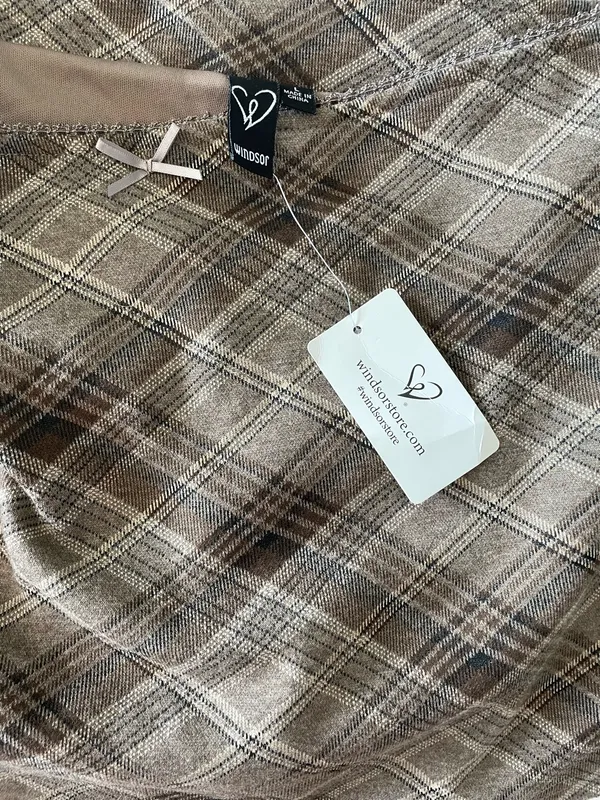 Windsor Brown plaid mini skirt with zipper and lace now detailing - Image 5