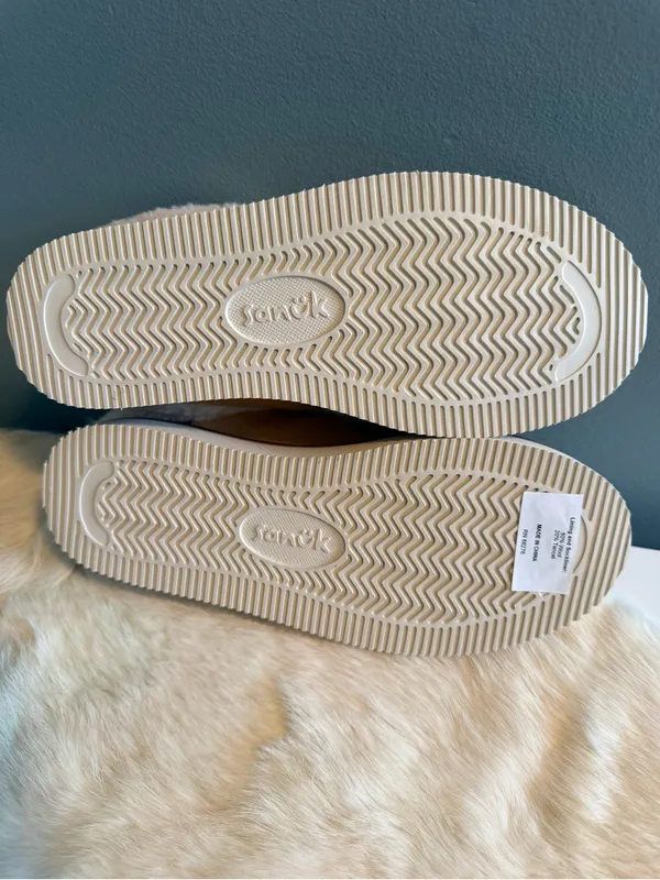 Sanuk Women’s Cozy Vibes Indoor Outdoor Slippers - Image 7