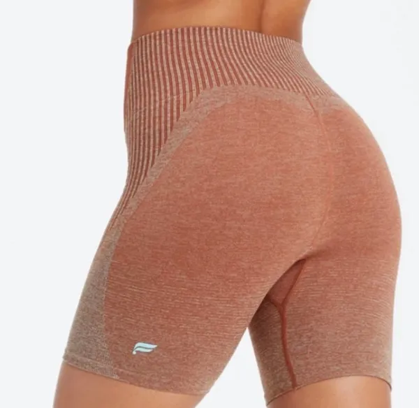 Fabletics Ombré seamless ultra high-waisted 6” shorts - Image 2