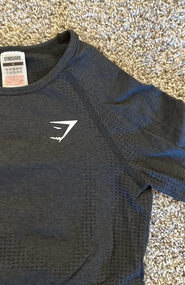 Seamless Long Sleeve Crop Top - Image 3