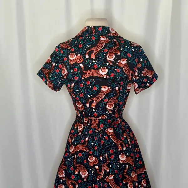 EVA‎ ROSE Tiger Flower Field Knee Length Shirt Dress Shirtdress Tie Waist Small - Image 9