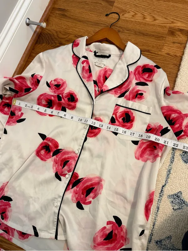 Kate Spade Roses Satin Pajama Set Long Sleeve Top and Shorts Size Large - Image 10