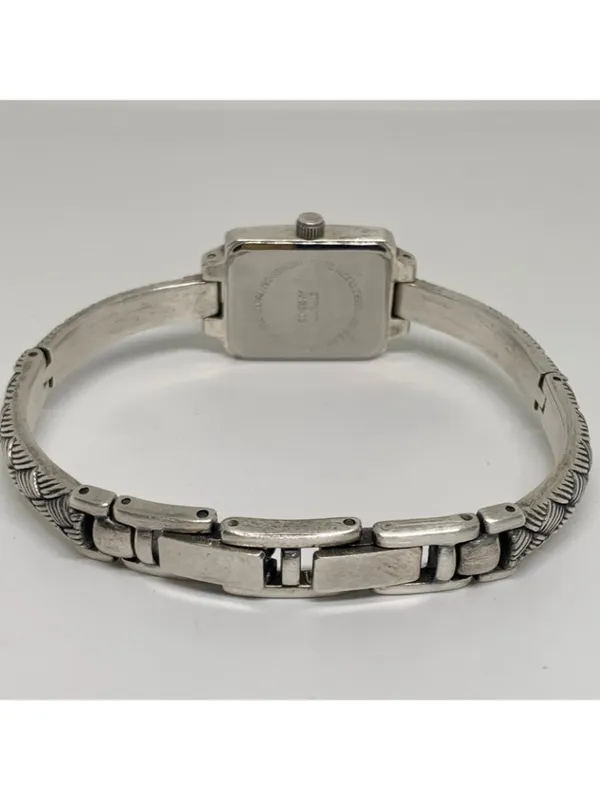 Vintage silver tone women’s watch 18mm quartz white dial 6.5”-7” running - Image 4