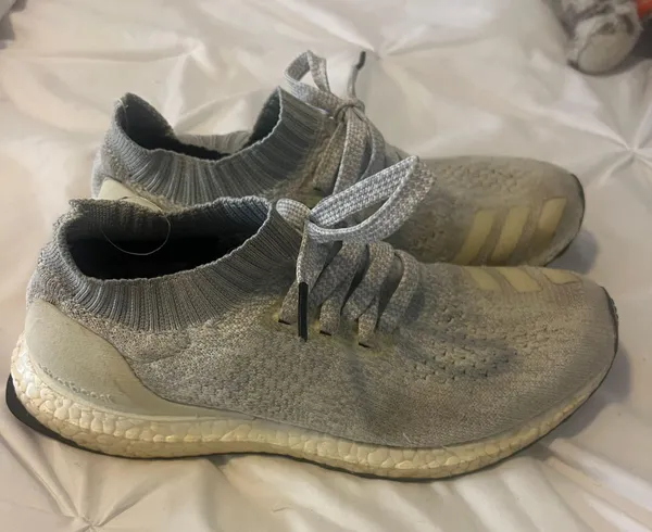 Adidas Tenni Shoes - Image 3
