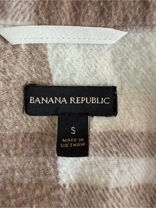 Banana Republic Beige and Cream Plaid Utility Shacket - Image 2