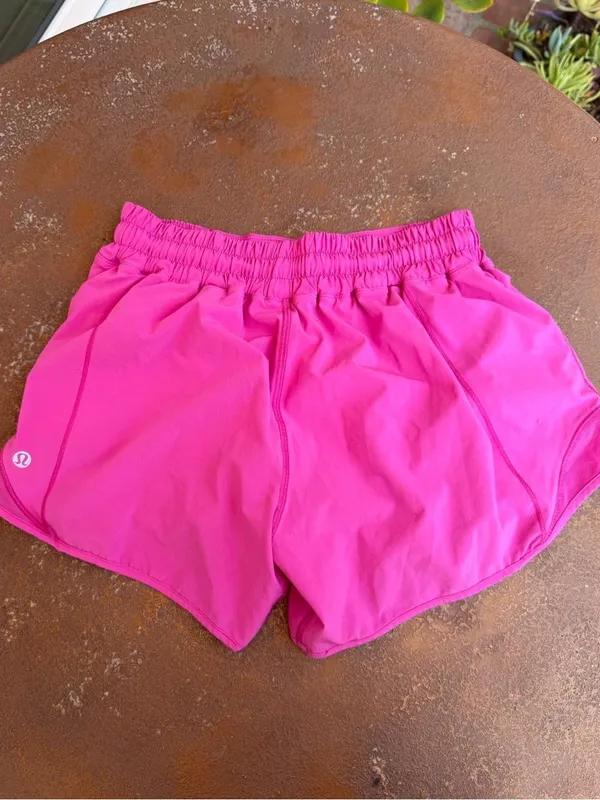 Lululemon hotty hot pink shorts Size 6 #athleisure #yoga #running - Image 3