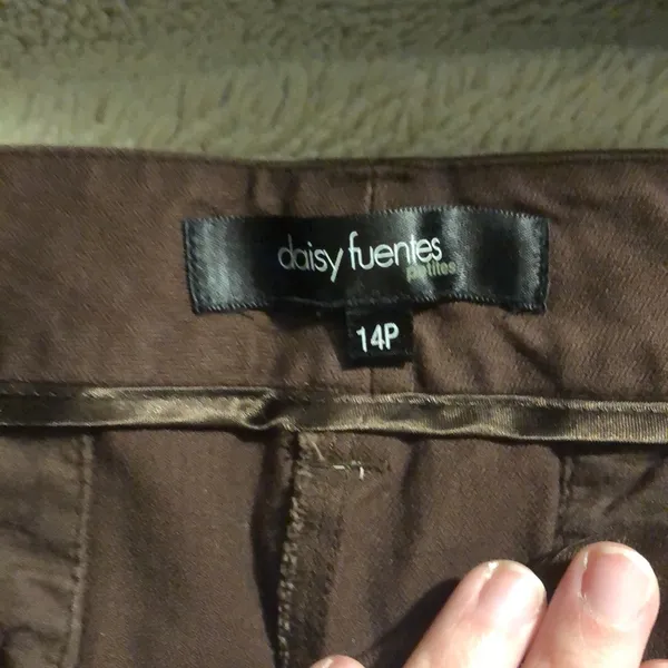 🔹 4 for $30 Daisy Fuentes pants - Image 5