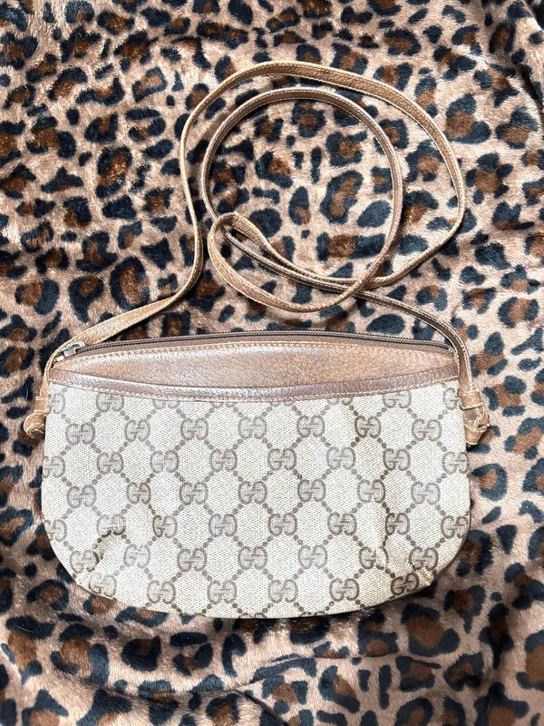 Gucci Limited Edition Vintage Original GG Monogram Canvas Crossbody Bag Small - Image 2
