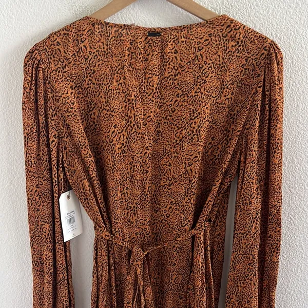NWT Billabong Spring Romance Leopard Print Wrap Dress Long Sleeve Medium - Image 8