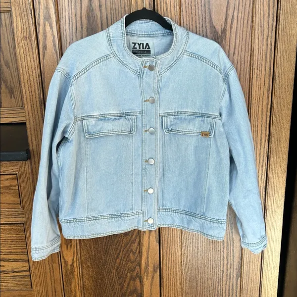 Zyia Crossroads Denim jacket‎ Light Wash size Large - Image 2