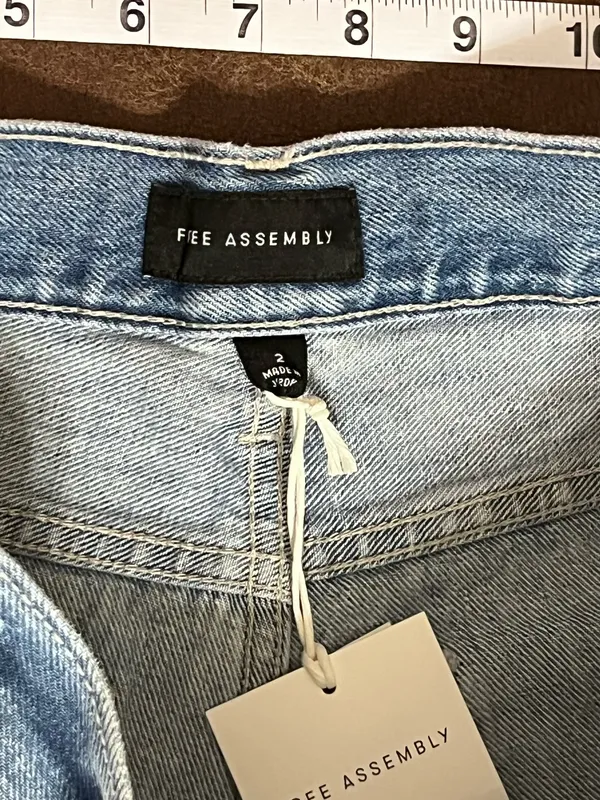 NWT Free Assembly Women's Denim Shorts Twill Tie 6" Inseam Light Wash Size 2 - Image 5
