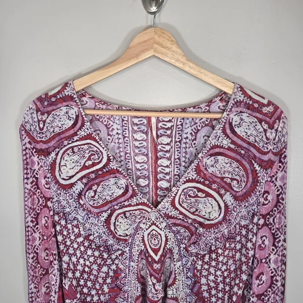 Free People Paisley Blouse M 100% Rayon Cropped Smocked Hem Boho Long Sleeve - Image 4