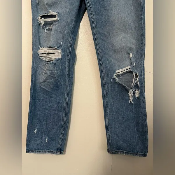 Abercrombie & Fitch Ultra‎ High Rise Mom Jeans Distressed Size 28 - Image 2