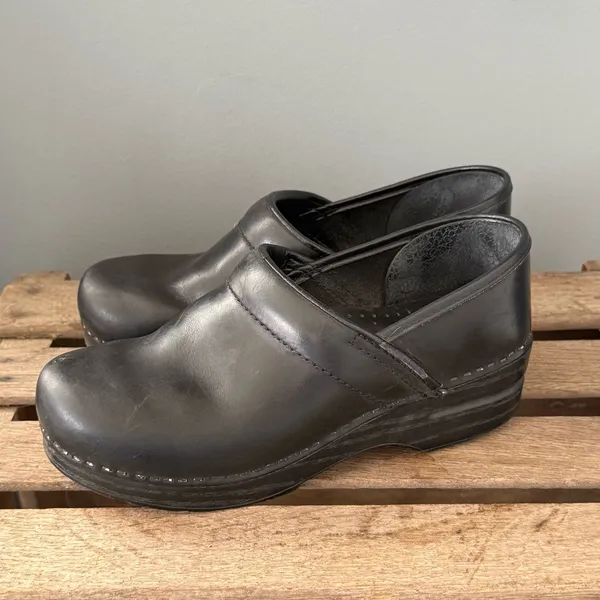 Dansko Clogs size 38/US‎ 7.5-8 A30 - Image 2