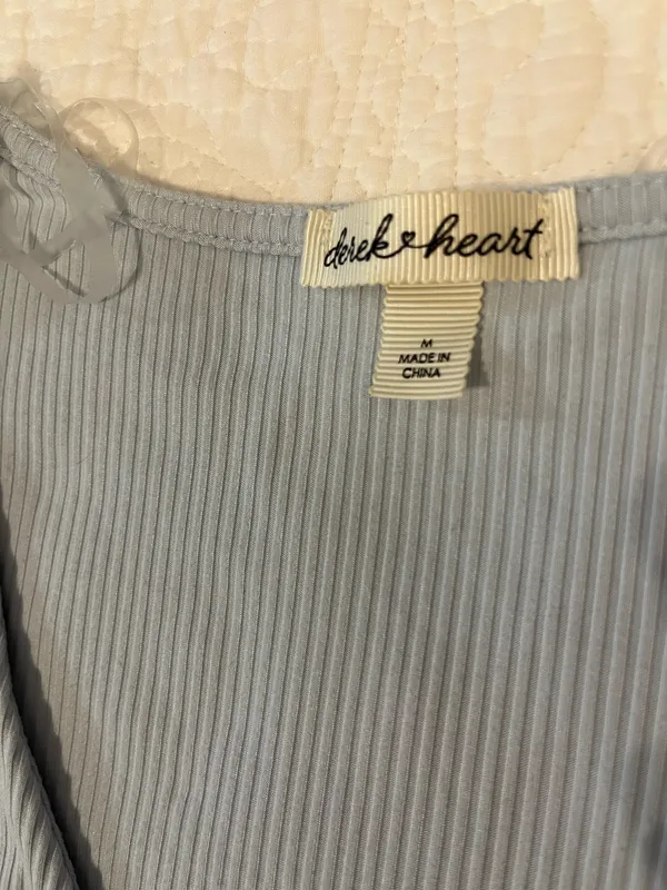 Baby blue ribbed button down baby tee Size M - Image 4