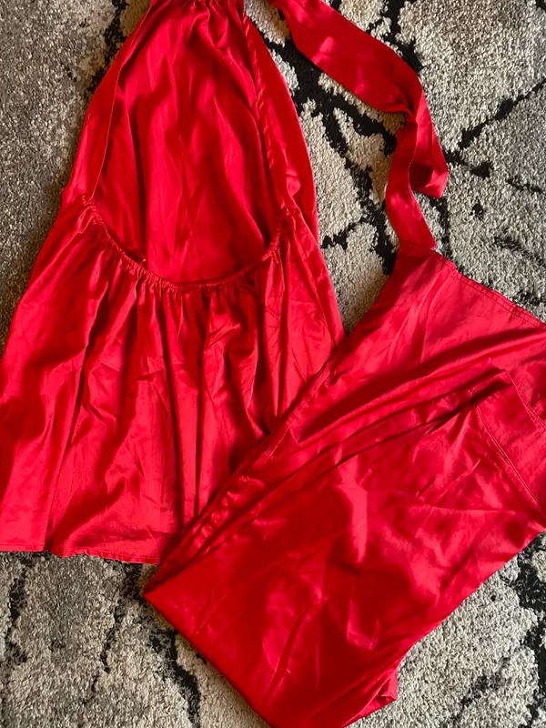⚠️SOLD⚠️Red Silk Set Red - Image 2