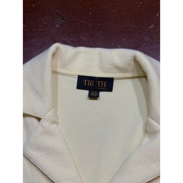 Pastel yellow collared button - Image 4