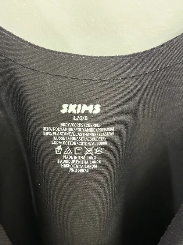 Skims Body Plunge Bodysuit Onyx Large NWT SOLD OUT - Image 6