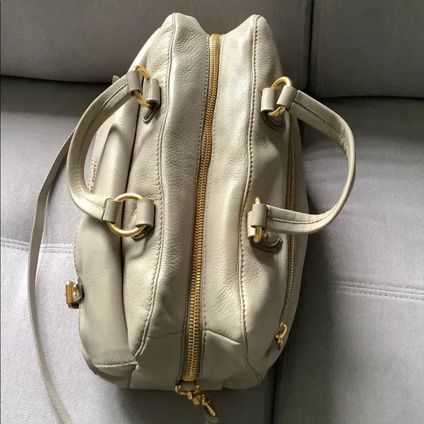 Authentic MIU MIU leather bag 🌹🌹🌹 - Image 4