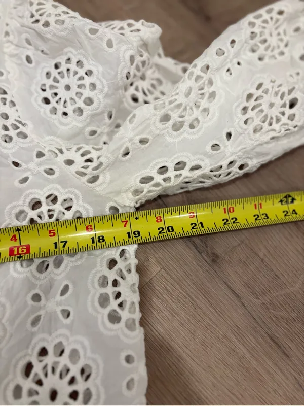 Banana Republic White Eyelet 100% Cotton Blouse - Image 5