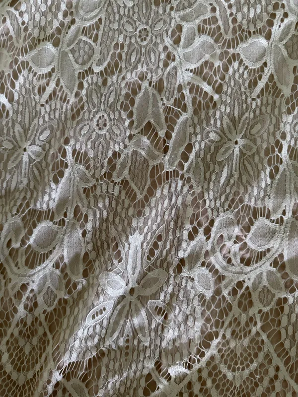 Cream lace top BKE size med - Image 9