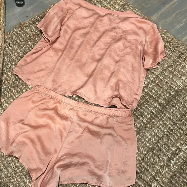 Lively Blush Pink Two Piece Satin Lounge Set Size Small - Image 8
