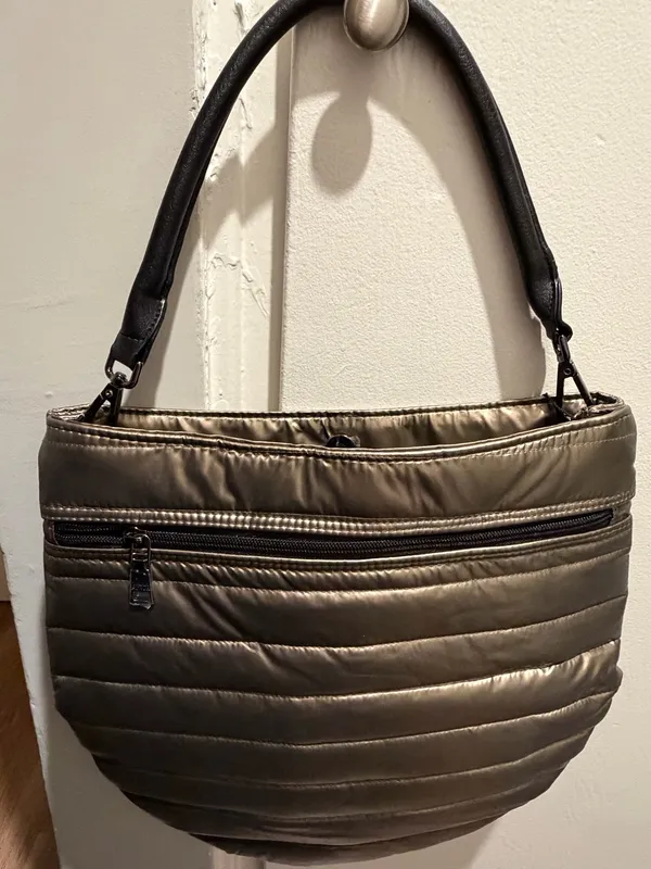 Think Royln metallic silver quilted handbag with horizontal stitching - Image 8