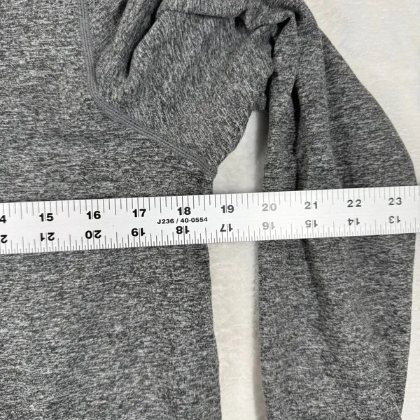 Vuori Halo Essential Hoodie Gray Heather Performance Activewear Pullover 10019 - Image 3