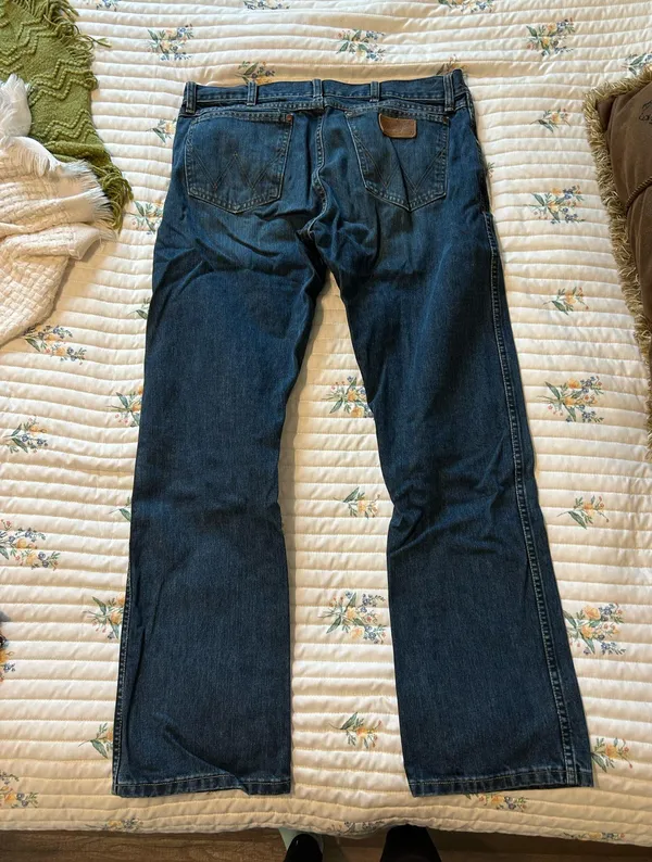 Men’s Wrangler Jeans - Image 2