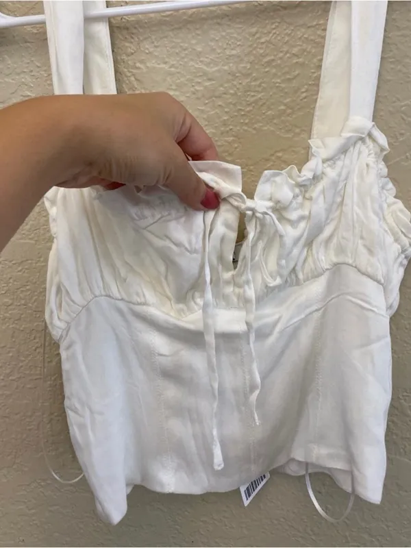 NWT Urban outfitters Women's white Tie-Front Crop Top - Image 2