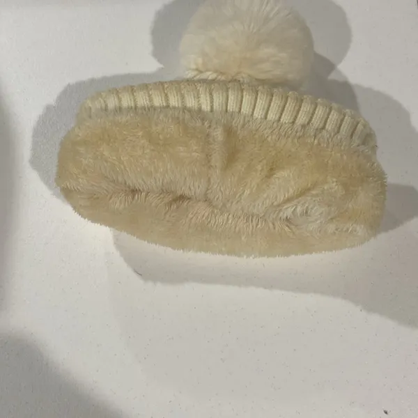 Ugg beanie - Image 4