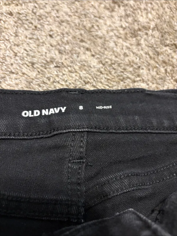 Old Navy Women’s Black Mid Rise 3” Denim Shorts‎ Size 8 - Image 2