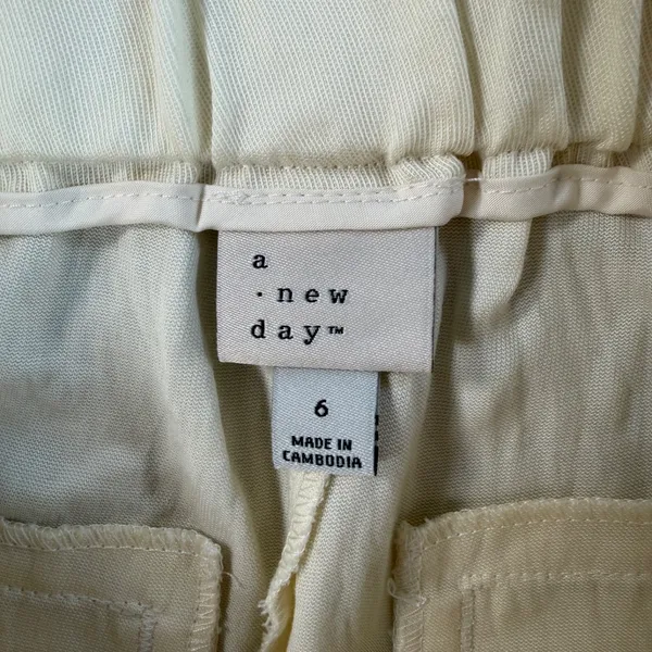 A New Day High Rise Shorts Women's 6 Beige Pleated Front Pockets Summer New - Image 6