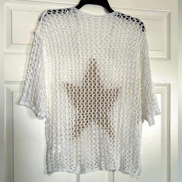 NWOT White Mesh Top with Gold Star Size M - Image 4