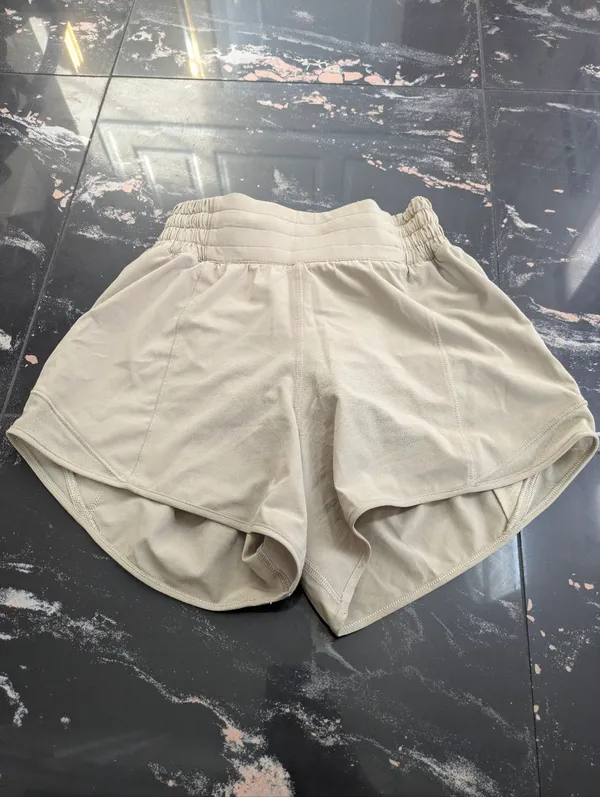 Lululemon Athletica Hotty Hot High-Rise Lined Shorts 4" Size 0 - Image 2