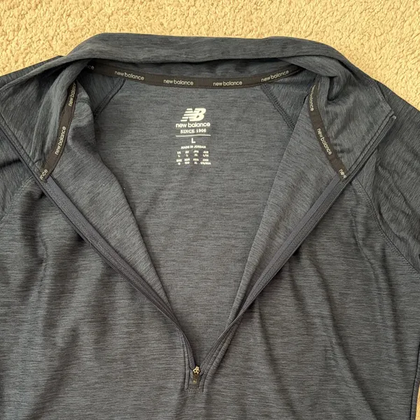 New Balance Women's Navy Blue Long Sleeve Half Zip Size Large Like New - Image 4