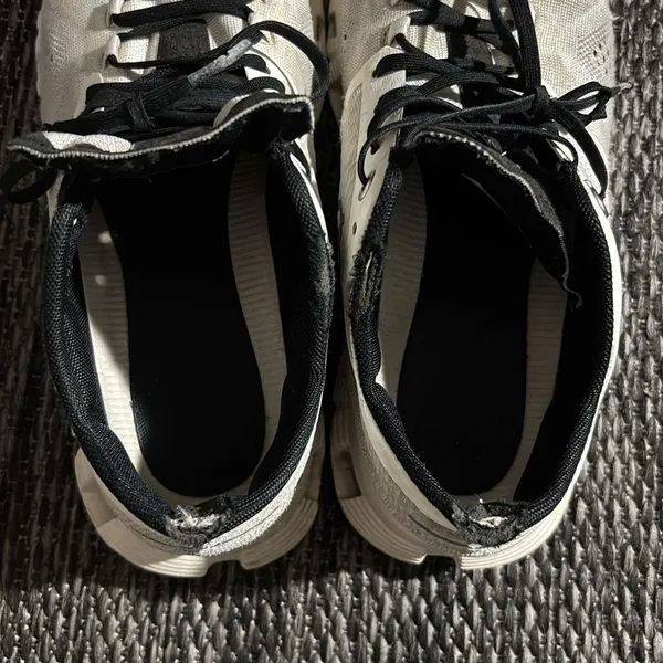 On Cloud Cloud X 3 Shoes White Black Running Size 7 - Image 8