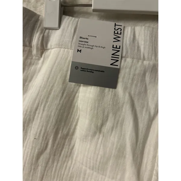 Nine‎ West Shorts Womens Medium M White High Rise Pleated Textured Cotton NWT - Image 3