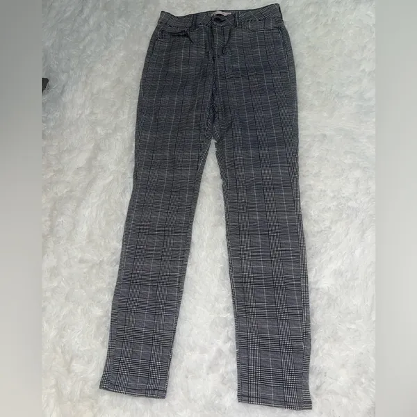 So black white plaid pants skinny slacks woman’s size 7 - Image 2