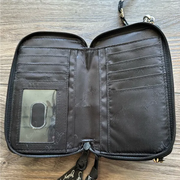 Vera Bradley RFID All In One Clutch Wristlet Resort Medallion Black And‎ White - Image 8